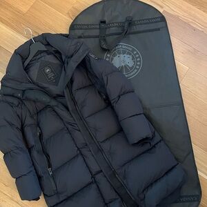 Canada Goose Byward Parka Black Label -Medium